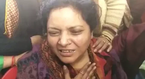 बुलंदशहर हिंसा में शहीद हुए इंस्पेक्टर की पत्नी ने कहा -पुलिस डिपार्टमेंट के संकोच से फट गई है छाती