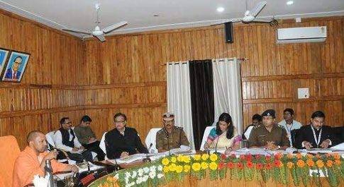 आकांक्षात्मक जनपद के विकास के लिए स्वास्थ्य, शिक्षा, कृषि एवं इन्फ्रास्ट्रक्चर को प्रमुखता प्रदान करें : योगी आदित्यनाथ