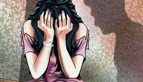मॉडल के साथ उसके दो दोस्तों ने किया बलात्कार