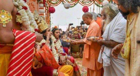 2019 के आम चुनाव में भाजपा की मुश्किल बढ़ा सकतें है साधु-संत, राम मंदिर निर्माण का मामला गरमाया