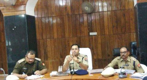 बहराइच पुलिस अधीक्षक ने की क्राइम मीटिंग,आगामी त्योहारो को लेकर कसे थानेदारों के पेच
