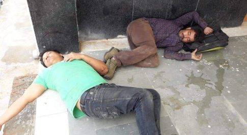 दो नेपाली हुए जहरखुरानी के शिकार,गिरोह हुआ लग भग एक लाख रुपये लेकर फरार