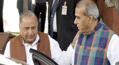 राजनीतिक पाला बदलने की जुगत में है सांसद जगदंबिका पाल,अखिलेश से मुलाकात के बाद सपा में जाने के लगाए जा रहे है कयास