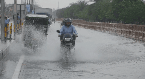गरज-चमक के साथ भारी बारिश की चेतावनी जारी, बिजली गिरने से 24 घंटे में नौ की मौत