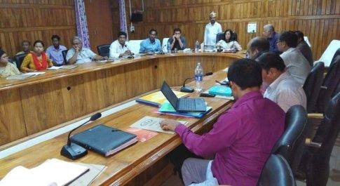 डीएम की अध्यक्षता में सम्पन्न हुई नानपारा चीनी मिल के संचालक मण्डल की बैठक 