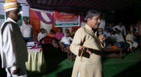 चित्रपरिचय फखरपुर ब्लॉक के अकबरपुर बुजुर्ग में आयोजित रात्रि चौपाल