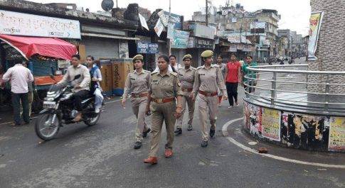 मनचलों पर लगाम कसती महिला थानाध्यक्ष, शहर में चलाया एंटी रोमियो अभियान