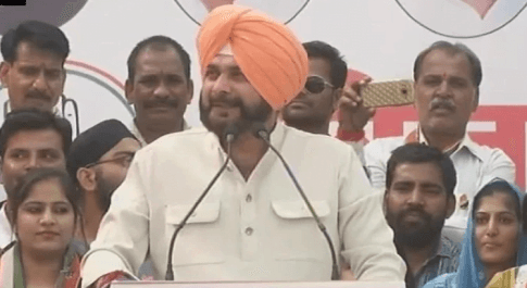 कांग्रेस के स्टार प्रचारक सिद्धू ने कहा -अनिल अंबानी की गोद में बैठे नरेंद्र मोदी