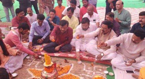 राम मंदिर के बहाने महाराष्ट्र के बाहर सियासी जमीन तैयार कर रही शिवसेना, संजय राउत ने कहा- बीजेपी के कई बड़े नेता हैं संपर्क में