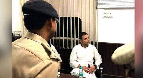 राहुल की हुई गिरफ्तारी, बहार निकल कर बोले चौकीदार ने चोरी की है, पूरा देश इस बात को समझ रहा है