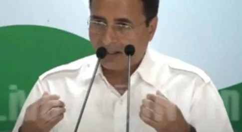 सीबीआई के ‘डिटेन’ नोटिस को ‘इंफॉर्म’ में क्यों बदला गया?:रणदीप सुरजेवाला