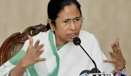 सीएम ममता समेत तृणमूल कांग्रेस के 9 नेताओं के खिलाफ एफआईआर दर्ज, सांप्रदायिक सद्भावना को नुकसान पहुंचाने का है आरेाप
