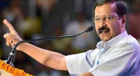 भाजपा कहती है कि वो हिंदुओं की पार्टी है तो कम से कम हिंदुओं के बच्चों की ही नौकरी लगवा दो: केजरीवाल