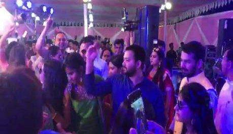 तेजप्रताप की शादी की रस्में शुरू, पूर्व डिप्टी सीएम तेजस्वी यादव ने किया डांस