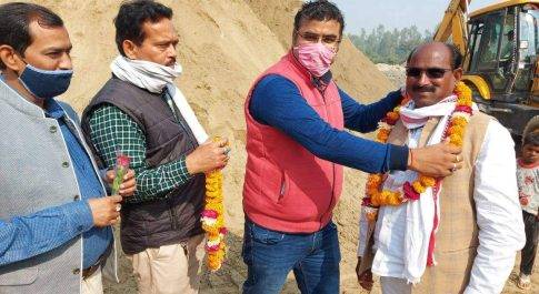 शाहजहांपुर तिलहर विधायक ने कैमुआ नाला पर पुल निर्माण का किया शिलान्यास