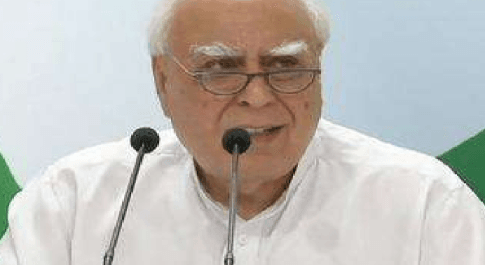 महाभियोग प्रस्ताव खारिज, सिब्‍बल ने कहा – फैसला है गैरकानूनी