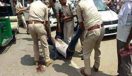 बिहार में भीड़ ने लुटेरे की पीट-पीटकर ली जान