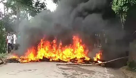 हाईटेंशन तार की चपेट में आने से दो लोगों की दर्दनाक मौत
