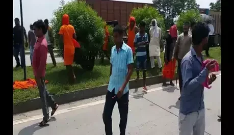 सड़क हादसे में हुई चार कांवरियों की मौत,दो घायल