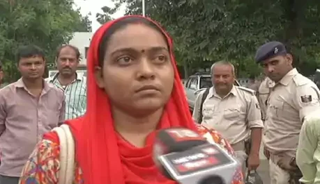 बालिका गृह यौन उत्पीड़न मामले में गिरफ्तार अधिकारी की पत्नी ने लगाया आरोप, आते-जाते थे मंत्री के पति
