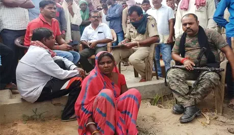 सात फेरे लेकर सात जनम साथ निभानेवाली पत्नी ने प्रेमी से मिलकर की पति की हत्या, दफनाकर ऊपर रखा कूलर