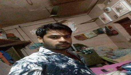 बेख़ौफ़ बदमाशों का कोहराम जारी, घर के बाहर बैठे युवक को मारी गोली