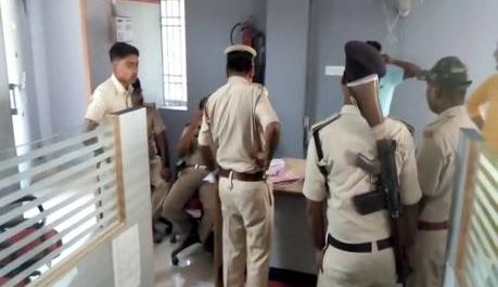 बेखौफ अपराधियों ने यूनियन बैंक से लुटे 10 लाख रुपये