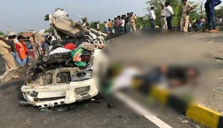 तेजप्रताप की शादी से लौट रहे 4 लोगों की सड़क हादसे में मौत