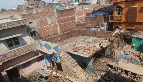 अवैध पटाखे व बारूद से भरे मकान में भीषण विस्फोट, 5 लोगों की मौत
