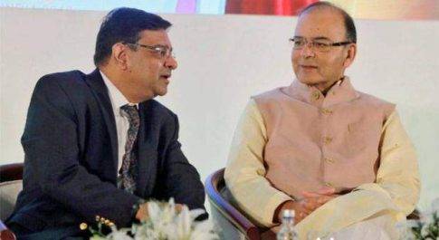 RBI और केन्द्र सरकार के बीच खींचतान जारी,मोदी सरकार ने मांगे रिजर्व मुद्रा का एक-तिहाई हिस्सा