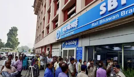 स्टेट बैंक ऑफ इंडिया ने दी चेतावनी,ग्राहक किसी को भी व्यक्तिगत जानकारी देने से बचें