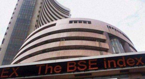 बंबई शेयर बाजार का सेंसेक्स शुरुआती कारोबार में 100 अंक से ज्यादा चढ़ा