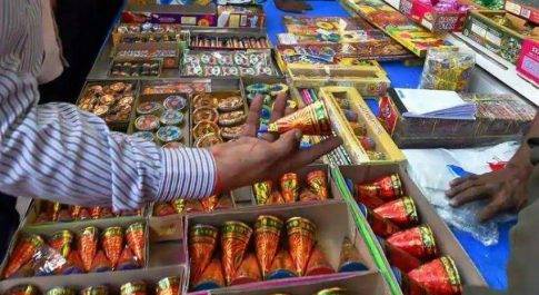 सुप्रीम कोर्ट ने दिया आदेश, दीवाली पर रात आठ से10 बजे तक ही जलाये जायेगे प्रदूषण वाले पटाखे