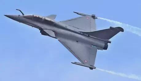 SC का केंद्र को नोटिस, कहा- बताए कि राफेल डील को किस तरह दिया गया अंजाम