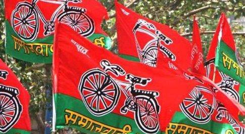 सामूहिक दुष्कर्म पीड़िता को न्याय दिलाने के लिए सपा ने किया धरना प्रदर्शन,163 पर दर्ज हुआ मुकदमा