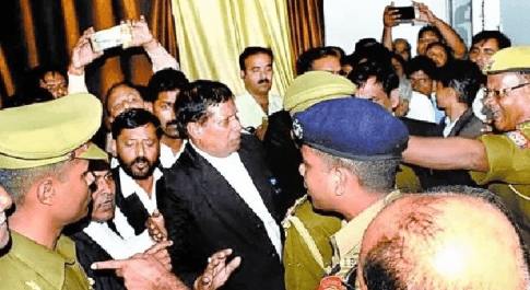 वकील और पुलिस के बीच हुए विवाद में पुलिस ने बार एसोसिएशन अध्यक्ष को किया गिरफ्तार