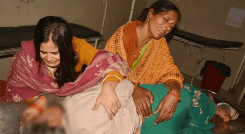 पुलिस हिरासत में गई बुजुर्ग महिला की जान, पिटाई का लगा आरोप