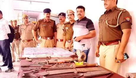 अवैध हथियारों की फैक्ट्री चलाने वाले गैंग का पर्दाफाश,अमरूद के बाग में हो रही थी असलहों की खेती