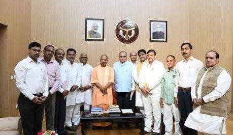 पुरानी पेंशन बहाली को लेकर चल रही हड़ताल स्थगित,कर्मचारियों ने सरकार को दिया 24 दिसंबर तक का समय