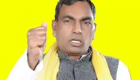 योगी सरकार के कैबिनेट मंत्री ने कहा -हिम्मत है तो लाल किले का नाम बदलकर दिखाएं