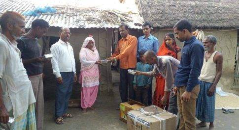 ब्रिज ऑफ होप संस्था द्वारा विश्व खाद्य दिवस पर ग्रामीण असहाय गरीबों को वितरित किया गया पौष्टिक शुद्ध भोजन
