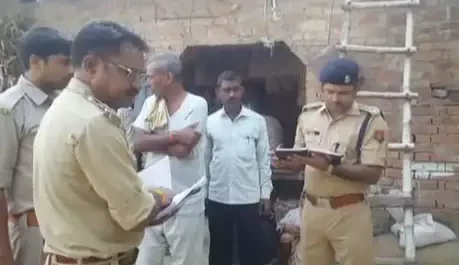 देर रात डकैती, हत्या और अपहरण की वारदात से मचा हड़कंप,मां-बाप की हत्या कर बेटी को उठा ले गए बदमाश