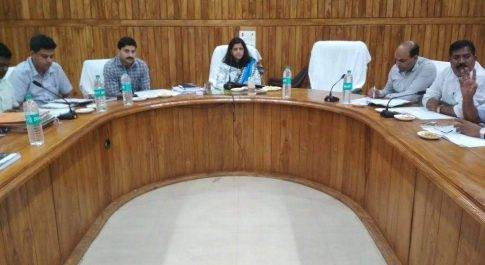 उद्यमियों द्वारा उठाये गये प्रकरणों का किया जाय निस्तारण: जिलाधिकारी