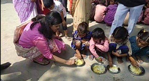 शिक्षा व शिक्षा के दौरान मिल रही व्यवस्थाओं का जिलाधिकारी ने लिया जायज़ा