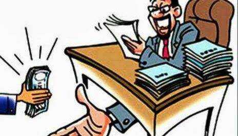 भ्रष्टाचार के मामलों पर गंभीर नहीं हैं डीएम माला श्रीवास्तव