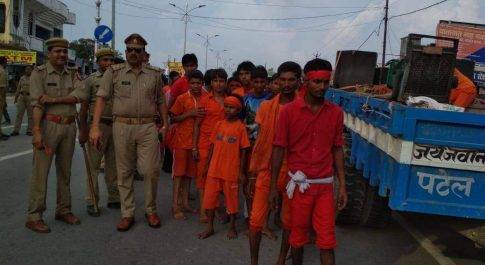 बड़े ही धूमधाम से निकली जरवल से कांवरियों का जत्था