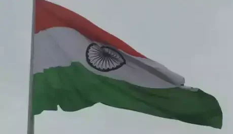 यूपी के दूसरे सबसे ऊंचे 157 फिट ऊंचाई वाले राष्ट्रध्वज को सोनभद्र में फहराया