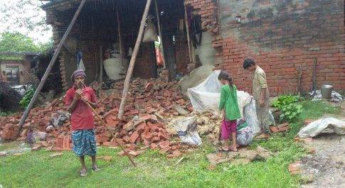 बहराइच में कच्ची दीवार ढही, मलबे में दबकर किशोर की मौत