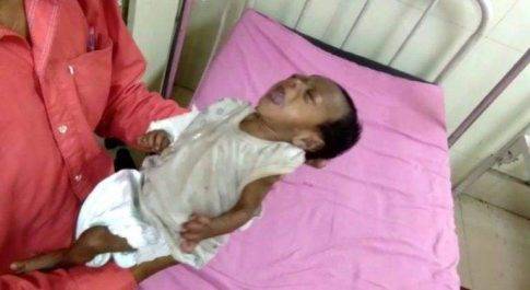 रेलवे ट्रैक पर मिली डेढ़ महीने की नवजात बच्ची