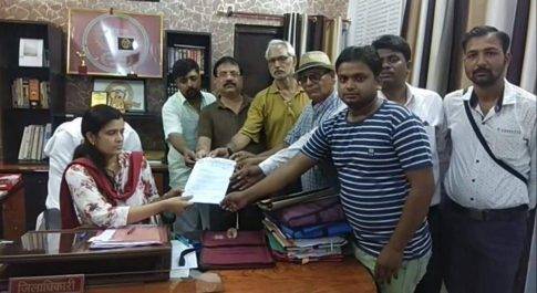 पत्रकारों पर लगातार हो रहे उत्पीड़न व हाल ही में,पत्रकार पर हुए जानलेवा हमले को लेकर भारतीय ग्रामीण पत्रकार संघ बहराइच यूनिट ने डी0एम0 को सौंपा ज्ञापन